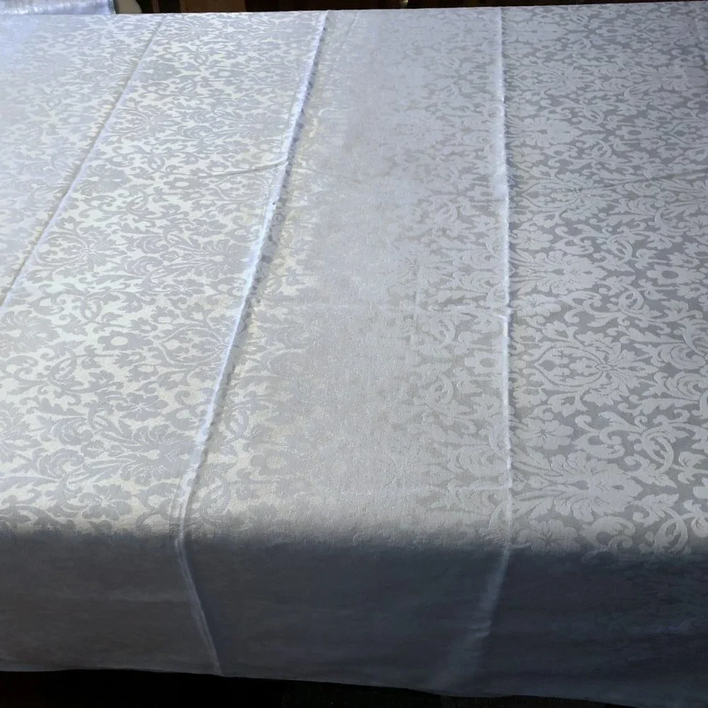 Tablecloth-White Rectangle#2374 - Picture 2 of 3